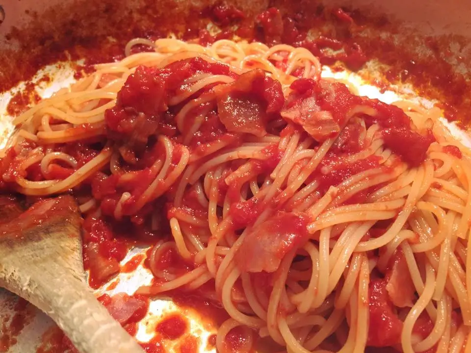 Classic spaghetti all’amatriciana