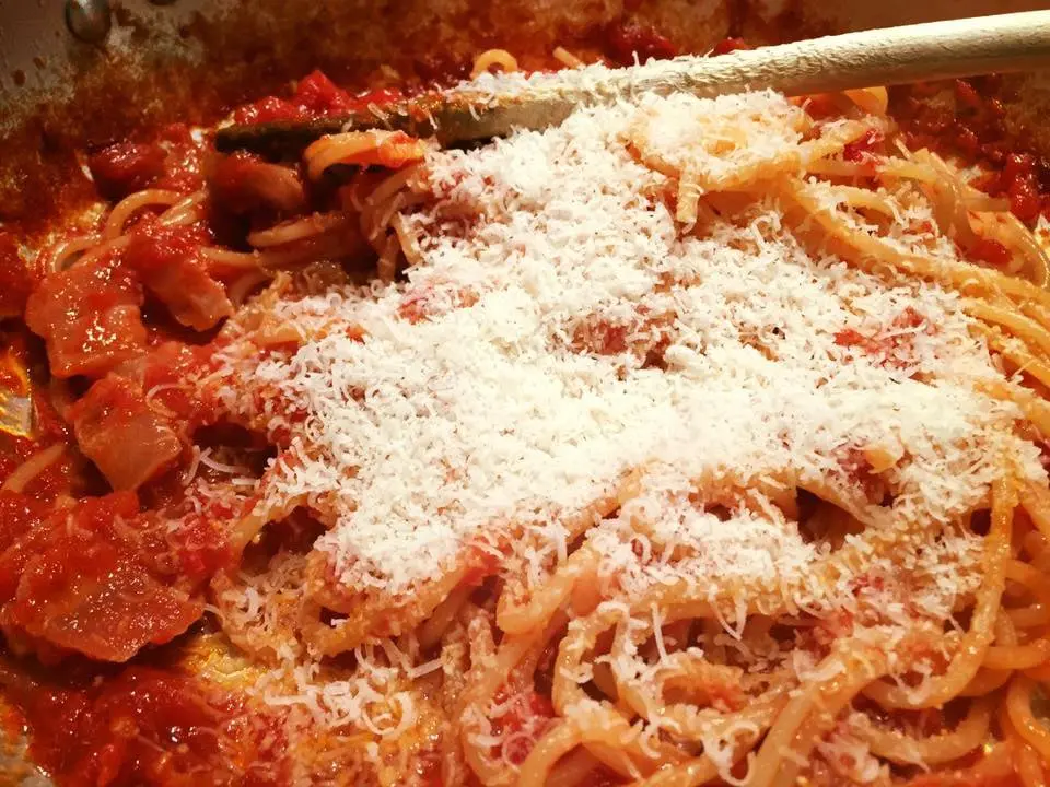 Classic spaghetti all’amatriciana